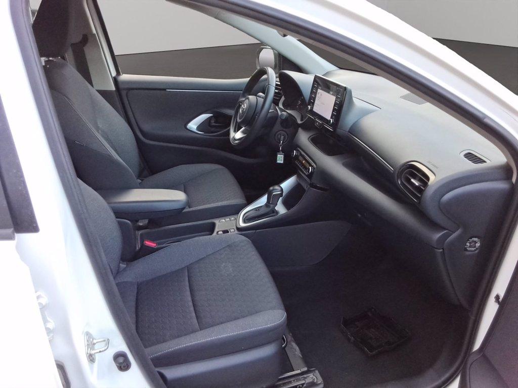 TOYOTA Yaris 1.5h active del 2023