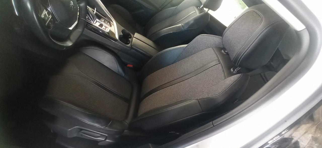 Peugeot 3008 BlueHDi 130 S&S EAT8 Allure Pack