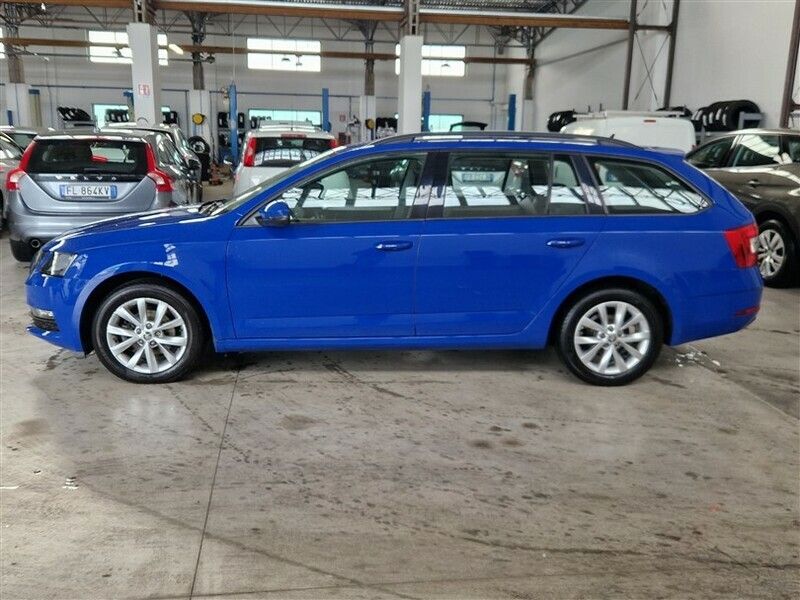 SKODA OCTAVIA WAGON 1.6 TDI EXECUTIVE DSG