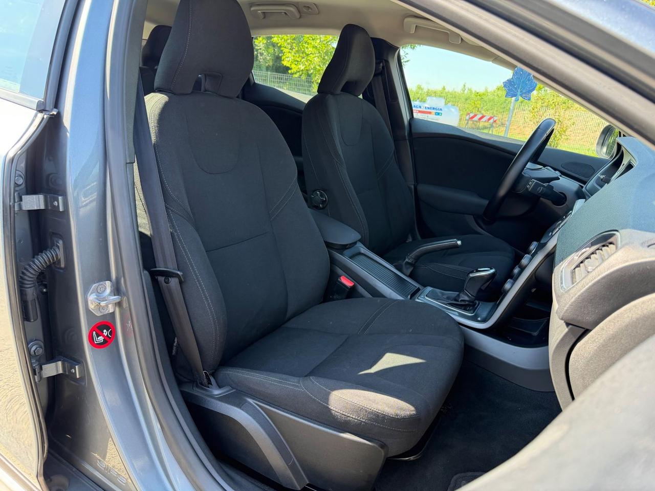 Volvo V40 Kinetic 2.0 D3 #9721