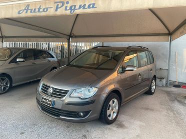 Volkswagen Touran 1.6 Trendline GPL
