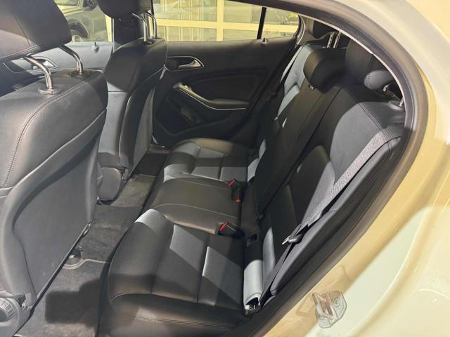 MERCEDES-BENZ GLA 200 CDI Sport