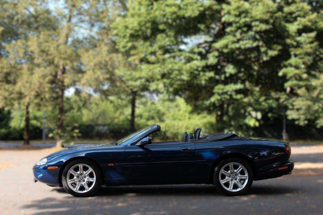 Jaguar XK * Sapphire Blue* Service completo*