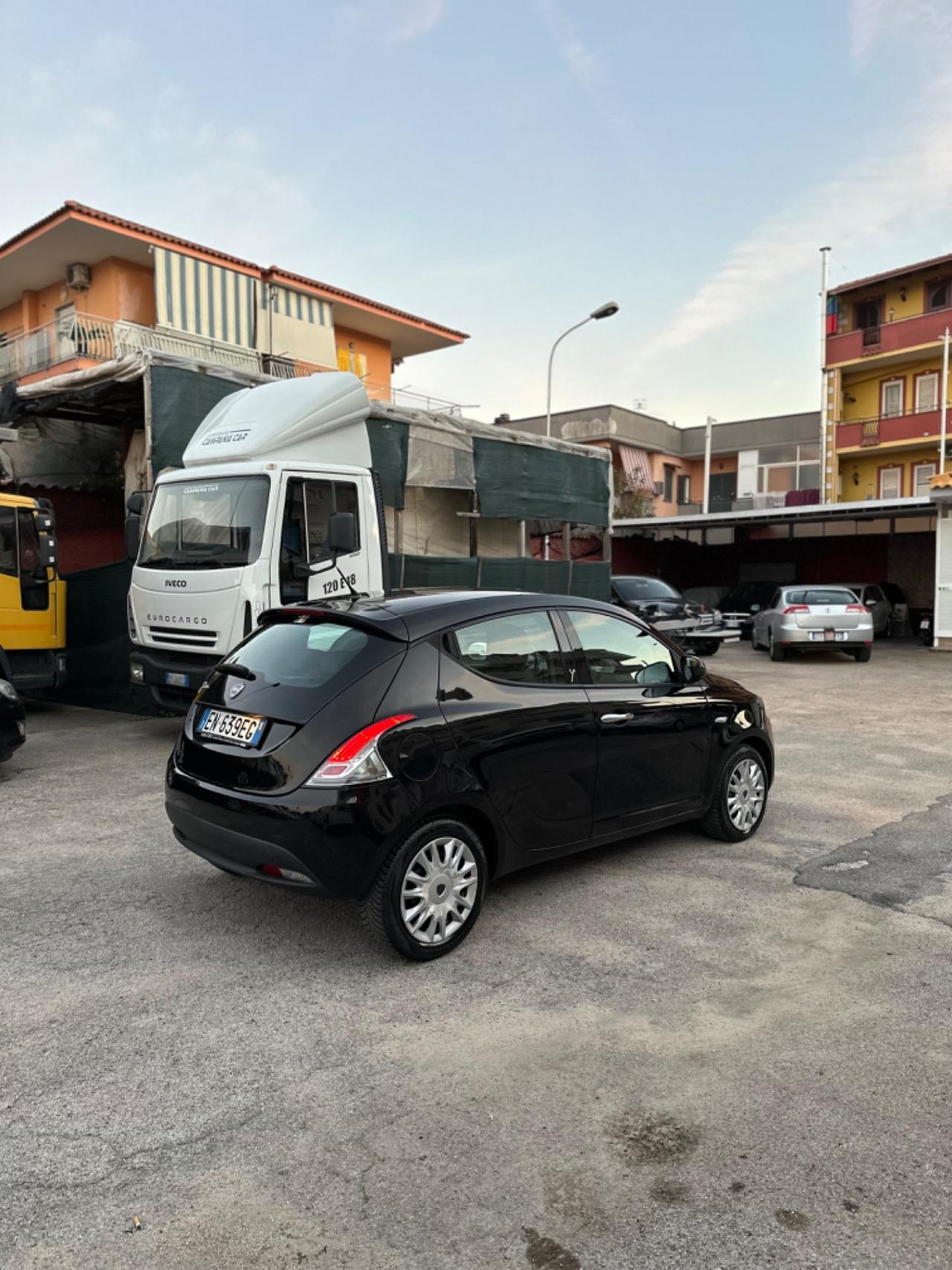 Lancia Ypsilon 1.2 69 CV 5 porte GPL Ecochic Platinum