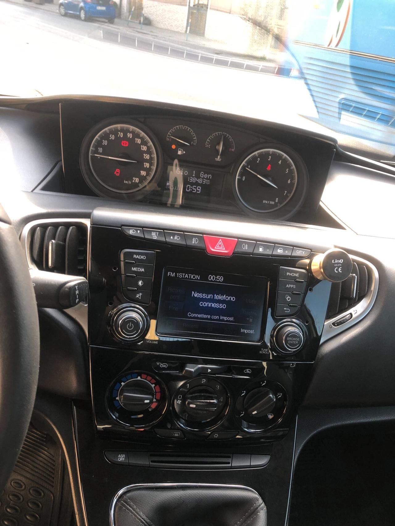 Lancia Ypsilon 0.9 TwinAir 85 CV 5 porte Metano Ecochic Platinum