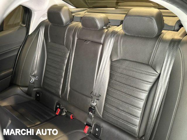 ALFA ROMEO Giulia 2.2 Turbodiesel 210 CV AT8 AWD Q4 Veloce