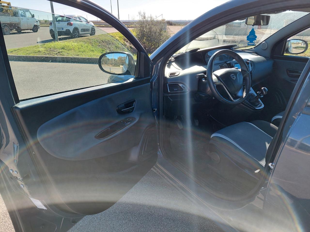 Lancia Ypsilon 0.9 TwinAir 85 CV 5 porte Metano Ecochic Gold