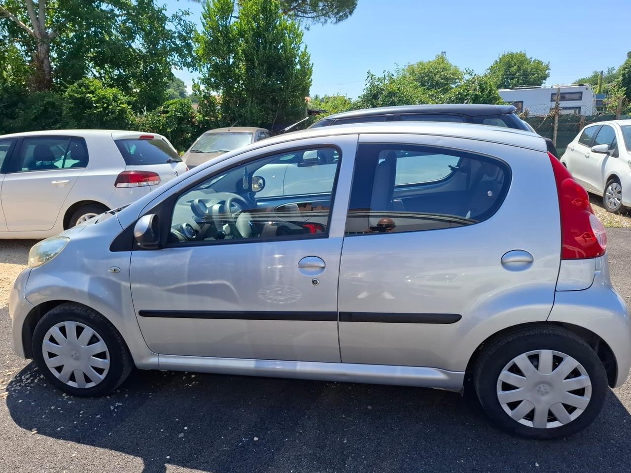 Peugeot 107 1.0 68CV 5p. Sweet Years NEOPATENTATI