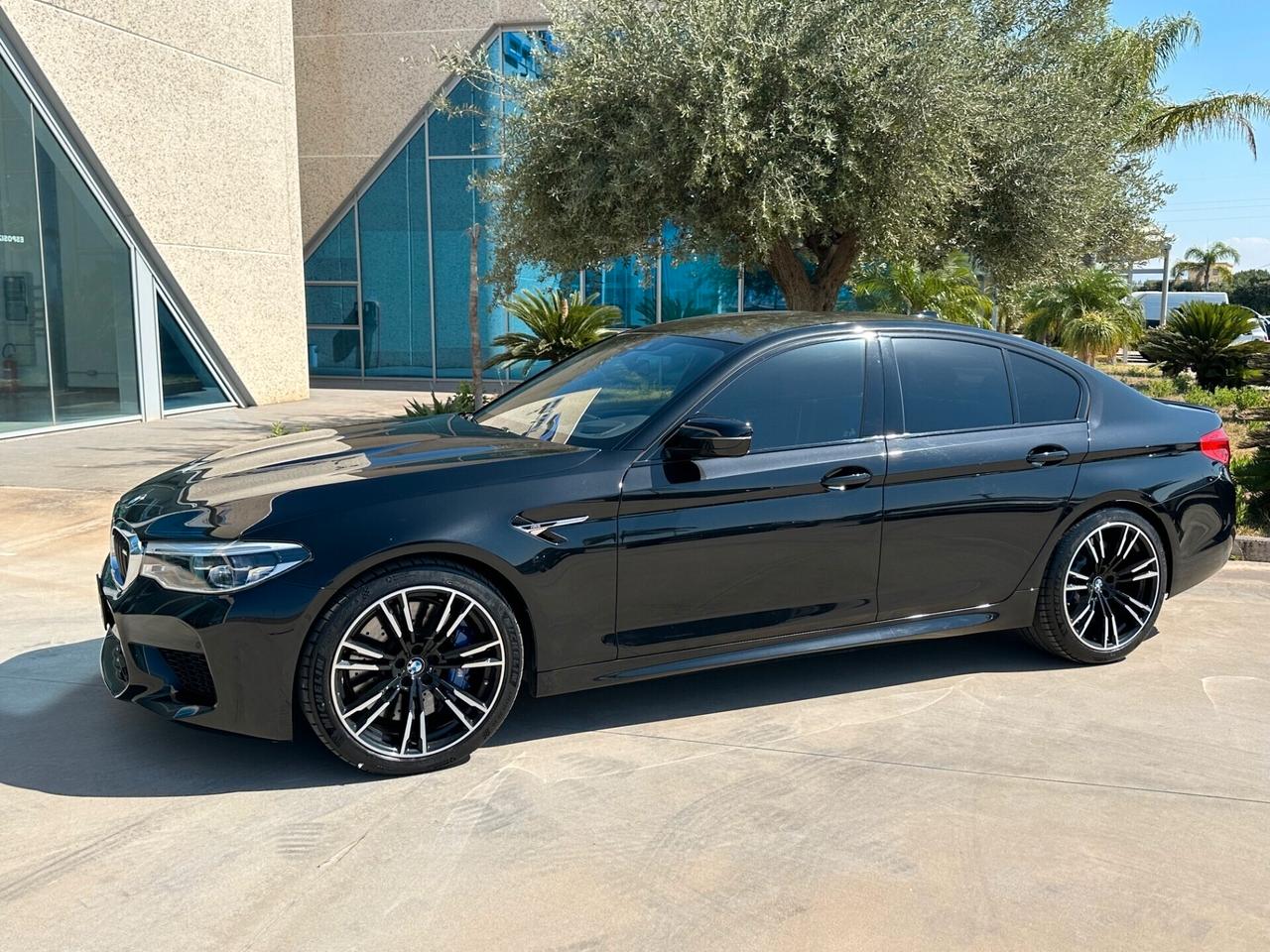 BMW M5 4.4 V8 600cv offerta T-Stock prezzo imperdibile