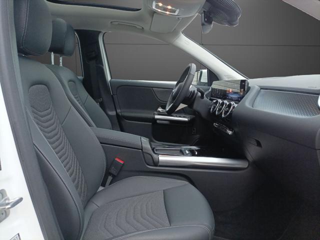 MERCEDES-BENZ GLA 180 Automatic Progressive Advanced