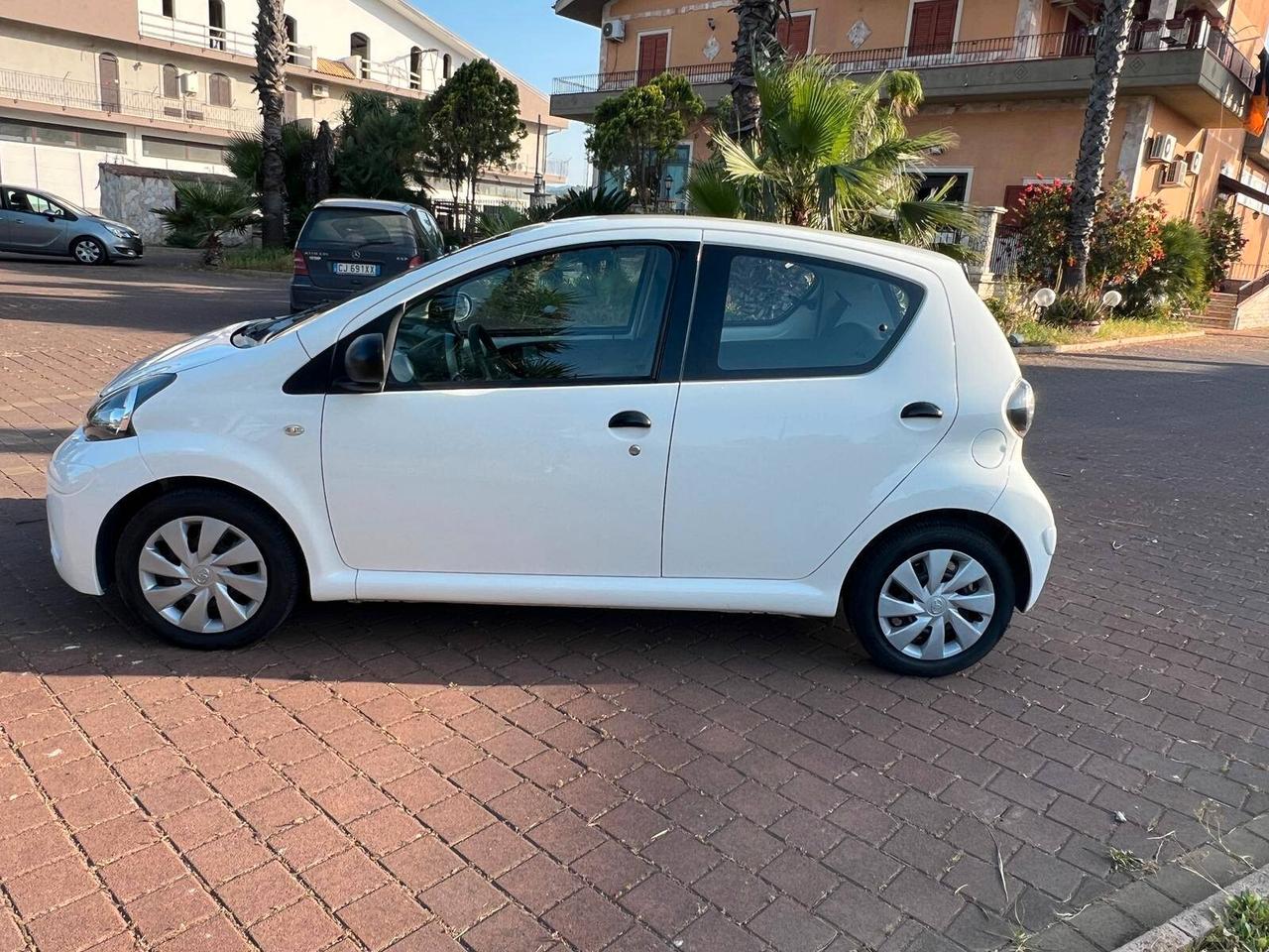 Toyota Aygo 1.0 12V VVT-i 5 porte Active Connect
