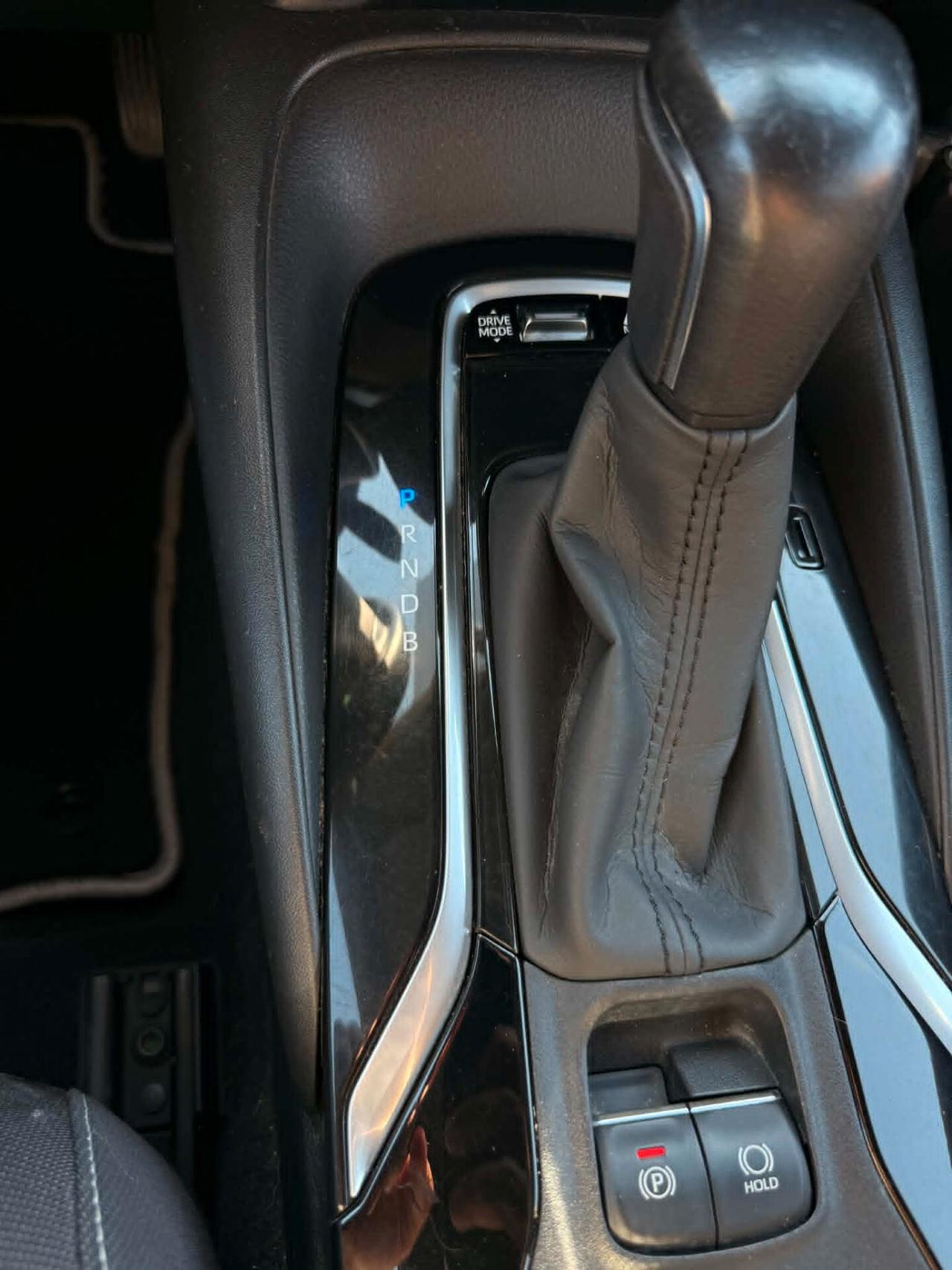 Toyota Corolla 1.8 Benz/Ibrida OK Neopatentato