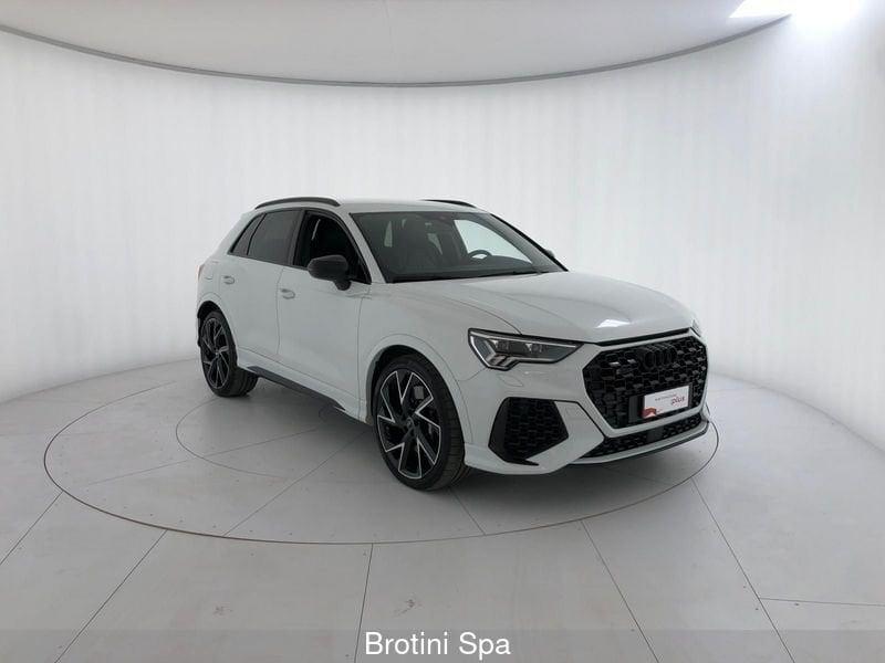 Audi Q3 RS quattro S tronic