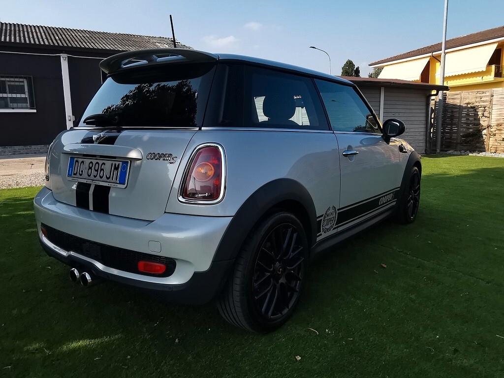 Mini Mini COOPER S (SOLO KM.8000)