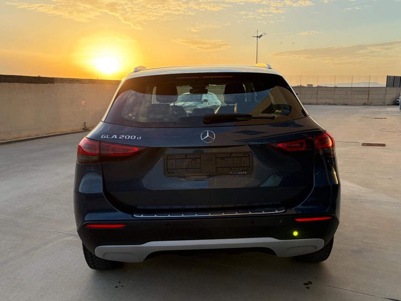 Mercedes-Benz GLA 200d Business auto - possibilità noleggio no scoring