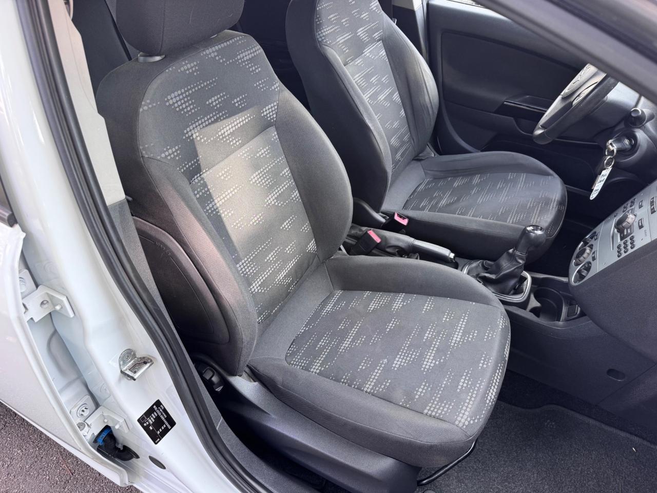 Opel Corsa 1.2 5 porte neopaten garanzia12 mesi