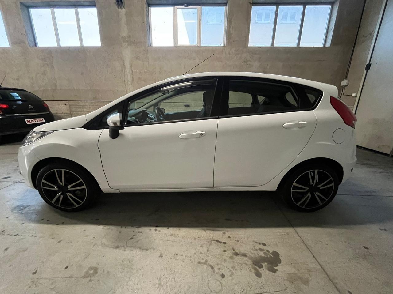 Ford Fiesta 1.4 5 porte Bz.- GPL Titanium