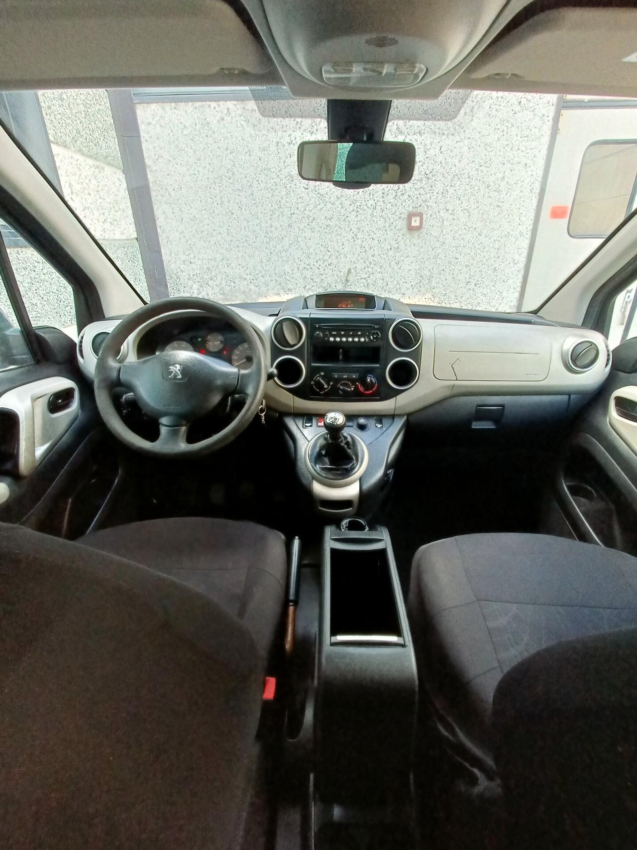 Peugeot Partner Tepee BlueHDi 100 Outdoor