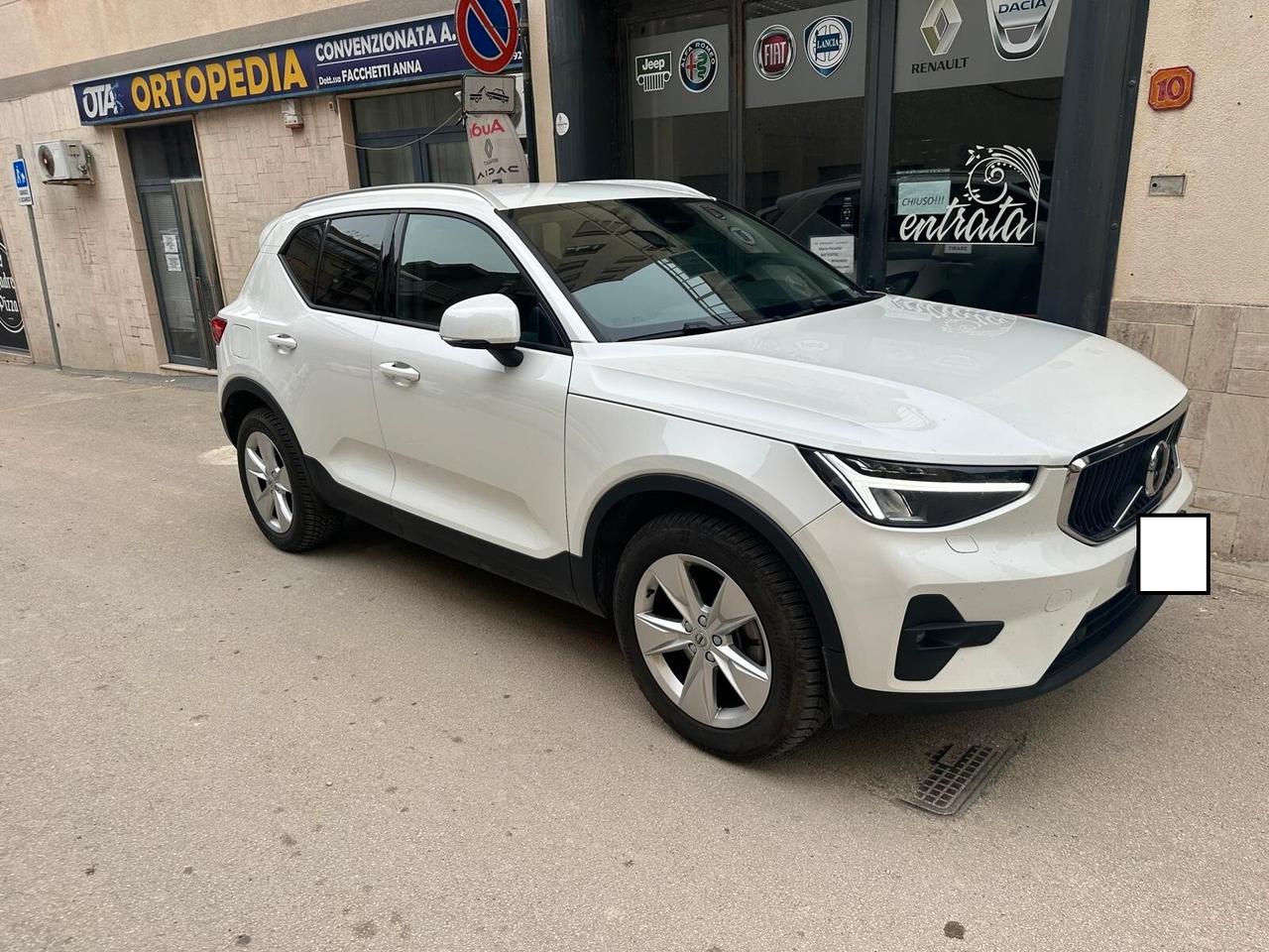 Volvo XC40 B4 2.0Mild Hybrid Core Full Opt. N1 gancio traino
