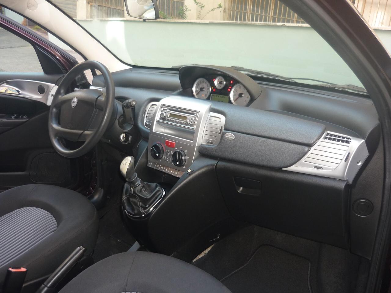 Lancia Ypsilon 1.2 Oro Giallo