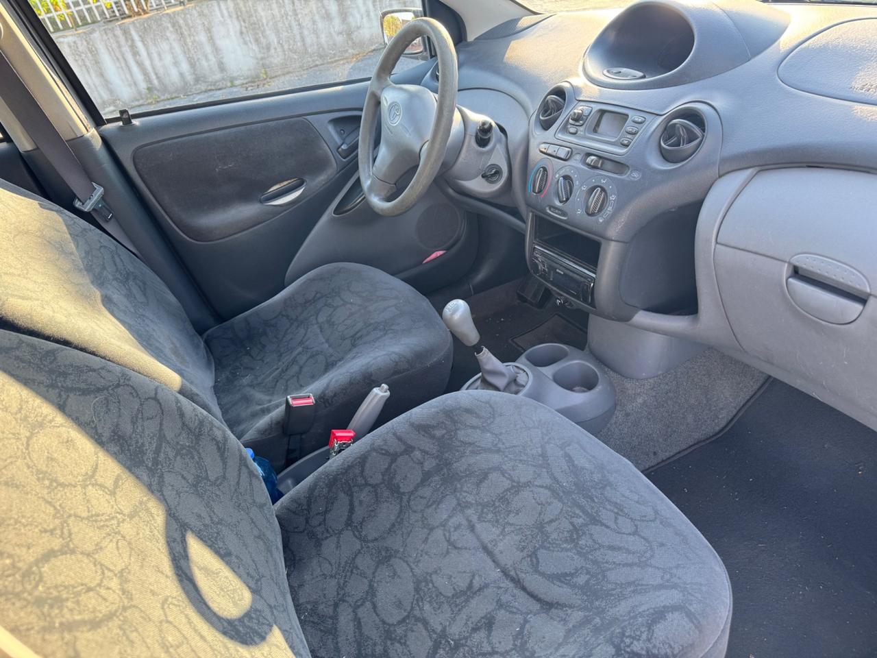 Toyota Yaris 1.0i 16V cat 5 porte