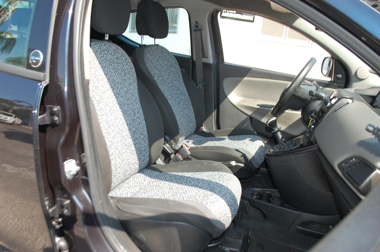 Lancia Ypsilon 1.2 8v Silver ecochic Gpl 69CV Uff Italy Lega