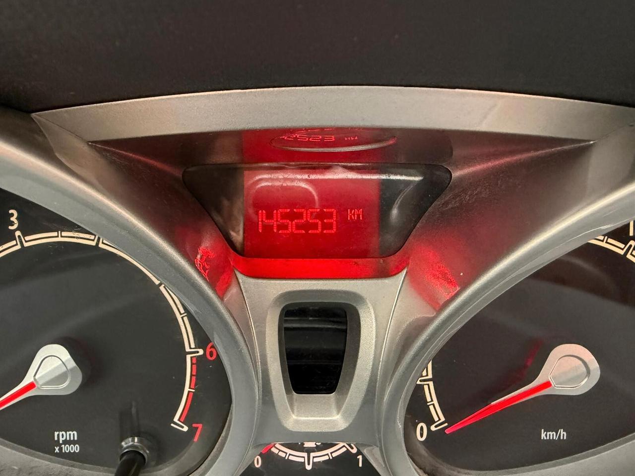 Ford Fiesta 1.4 5 porte Bz.- GPL Titanium*NEOPATENTATI