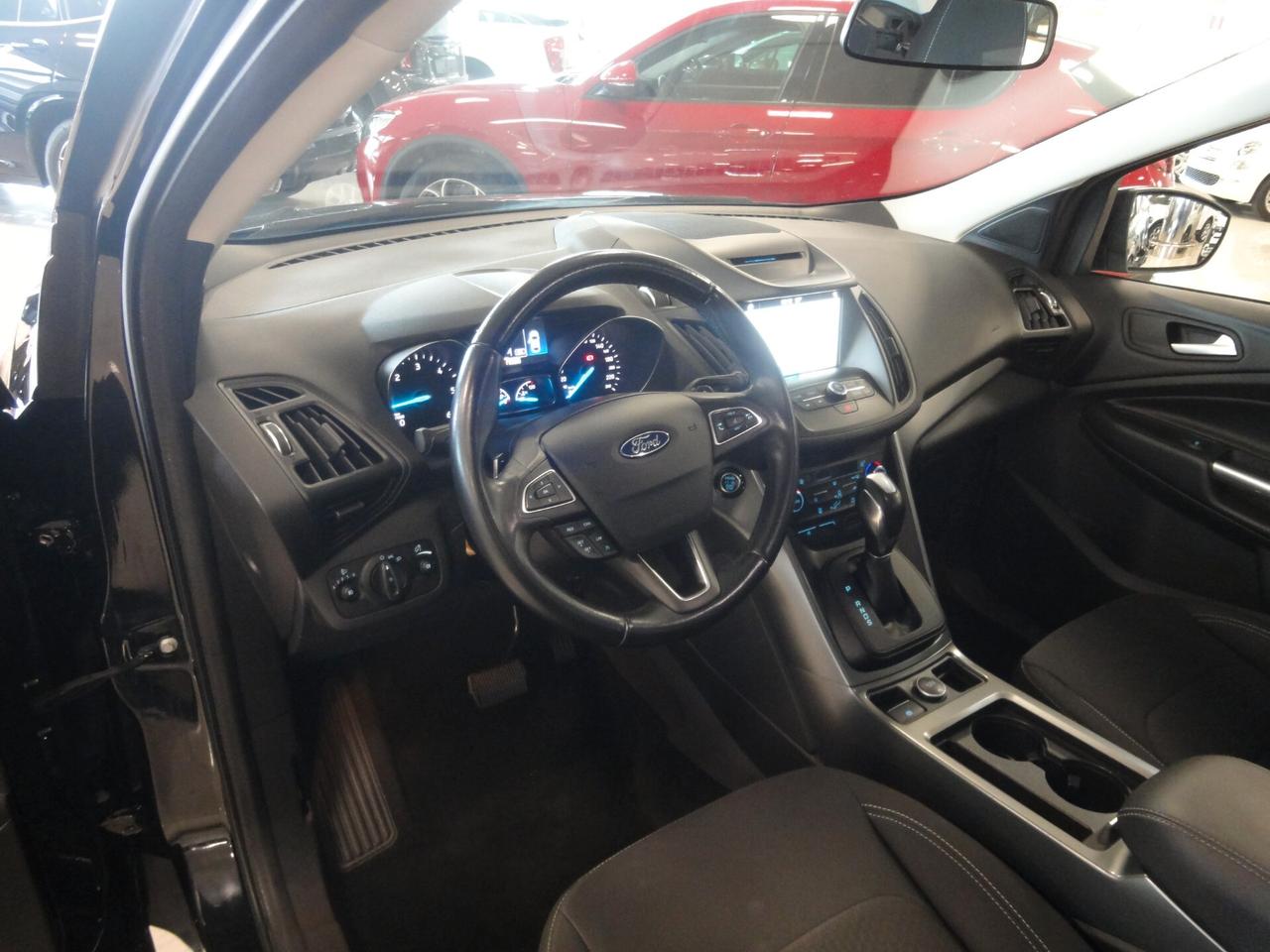 Ford Kuga 1.5 TDCI 120 CV S&S 2WD Powershift Business