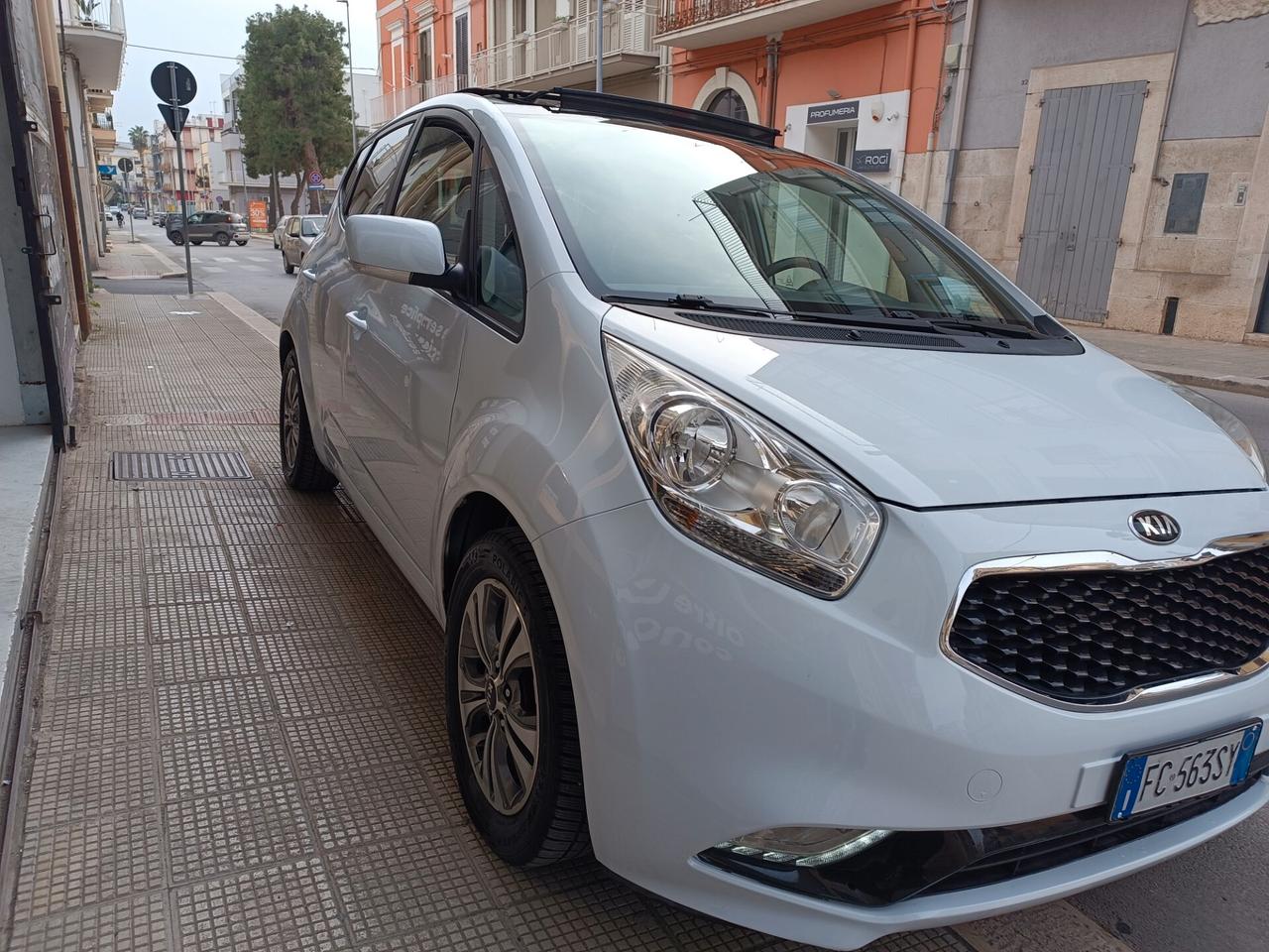 Kia Venga 1.4 CRDi 90CV COOL TETTO NAVI CAMERA