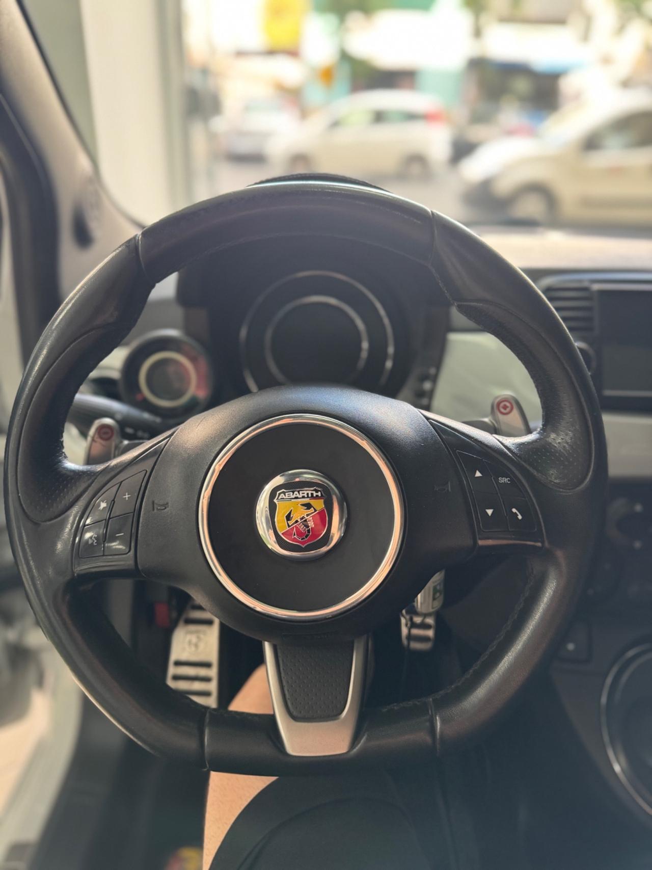 Abarth 500 C 1.4 Turbo T-Jet Custom