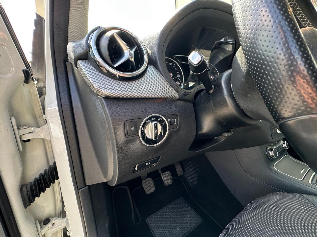 Mercedes-Benz B 180 Sport B 180 D BlueEFFICIENCY