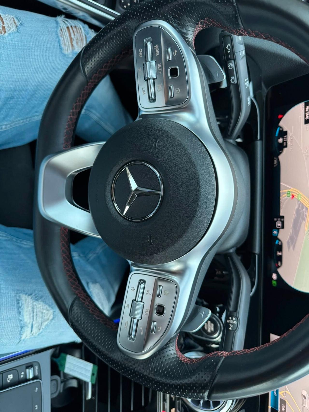 MERCEDES GLA200d PREMIUM AMG