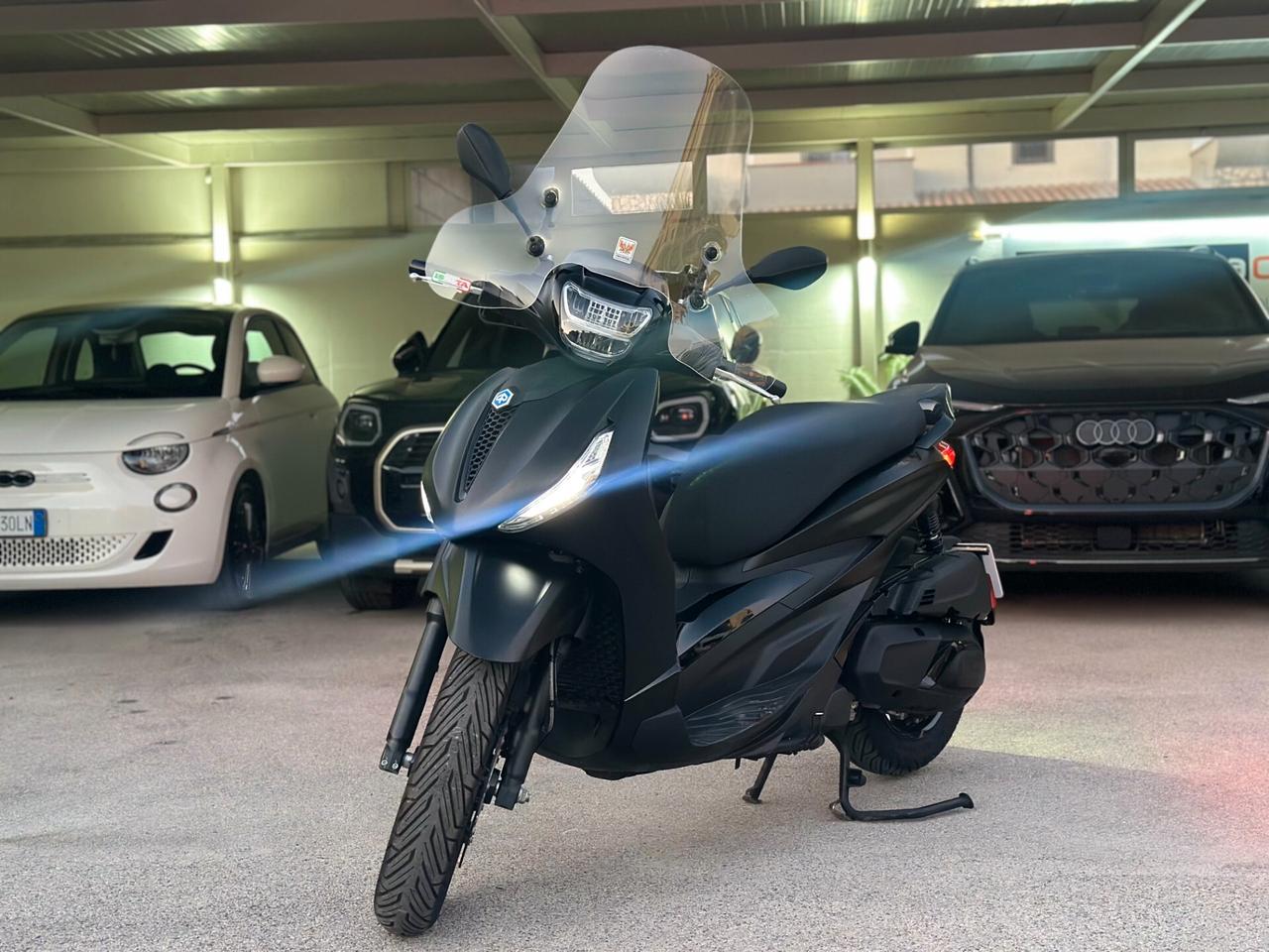 Piaggio Beverly 400 HPE DEEP BLACK '24