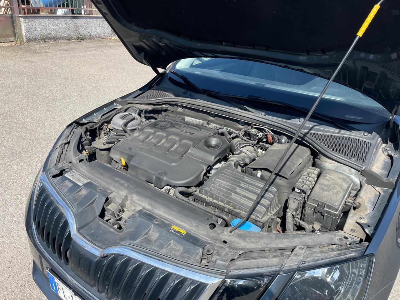 SKODA OCTAVIA-2017-2.0TDI-150CV-DSG-AUTOMATICO