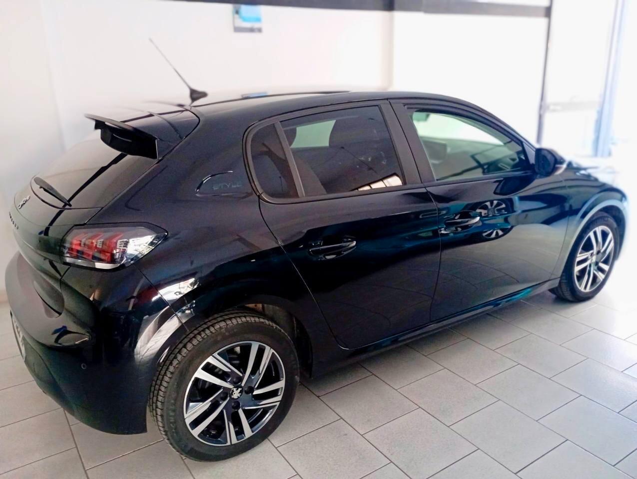 Peugeot 208 PureTech 75 Stop&Start 5 porte Style (Disponibilità di altri colori)
