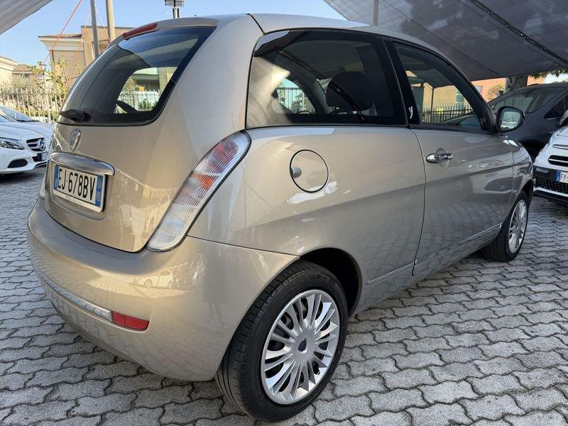 Lancia Ypsilon Ypsilon 1.2 8v Diva 69cv IDONEA NEOPATENTATI