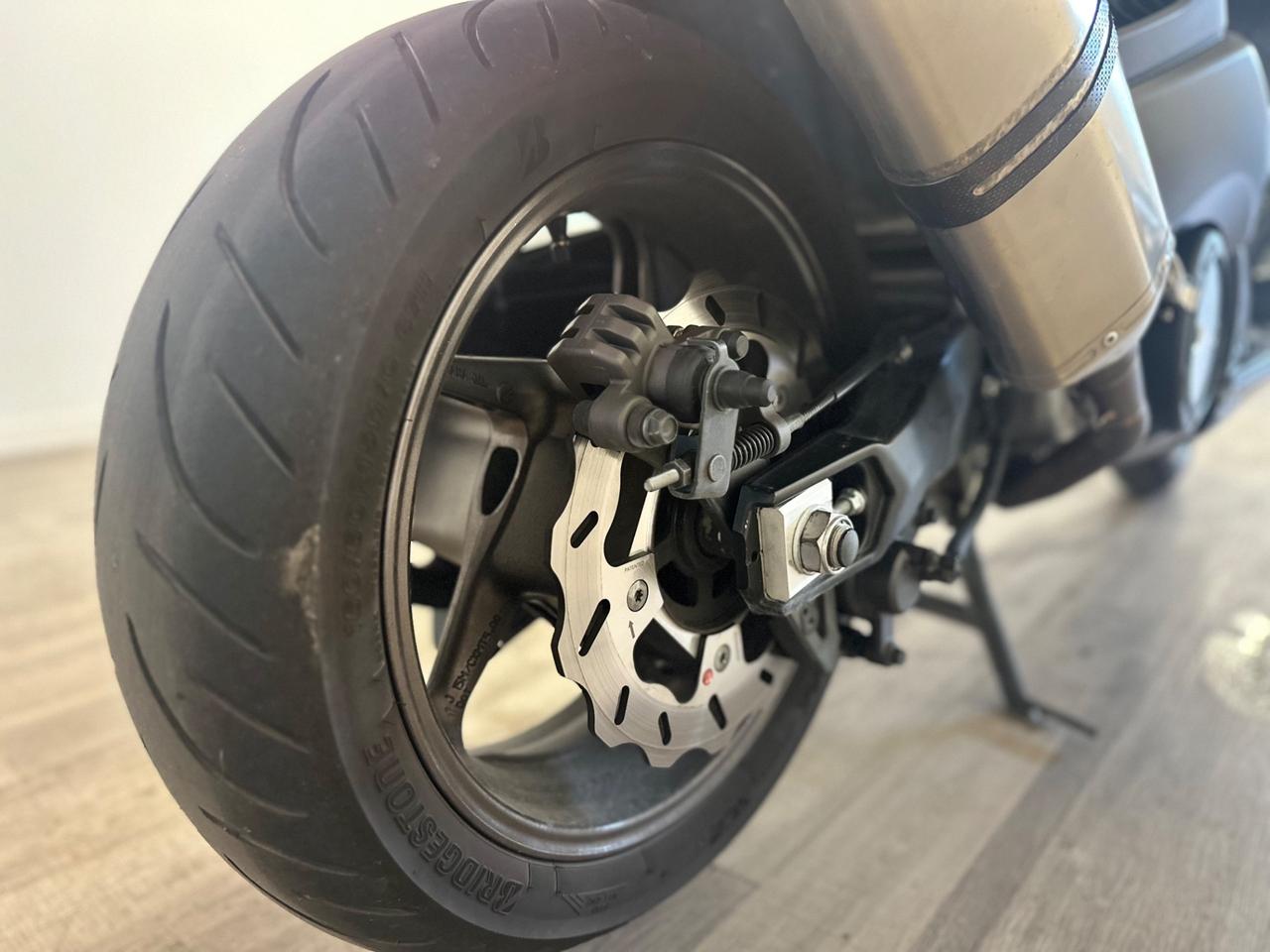 Yamaha TMAX 530 Iron Max SCARICO AKRAPOVIC