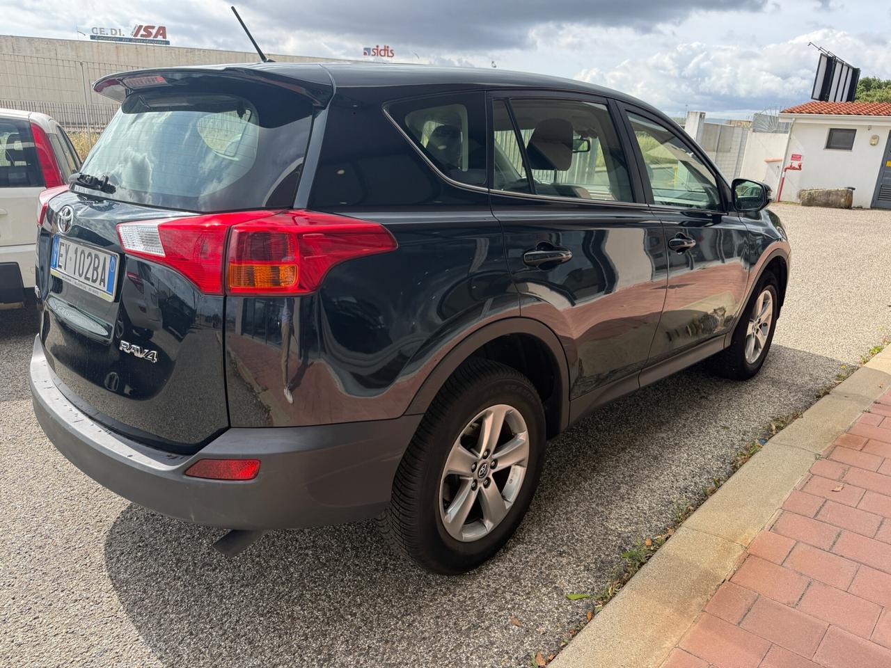 Toyota RAV 4 RAV4 2.0 D-4D 2WD my14"