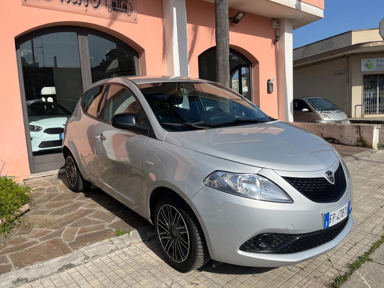 Lancia Ypsilon 1.2 69 CV 5 porte GPL Ecochic Silver