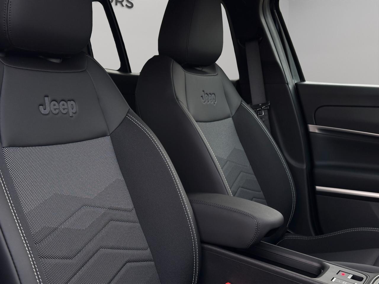 Jeep Avenger 1.2 Turbo 110 CV MHEV Summit