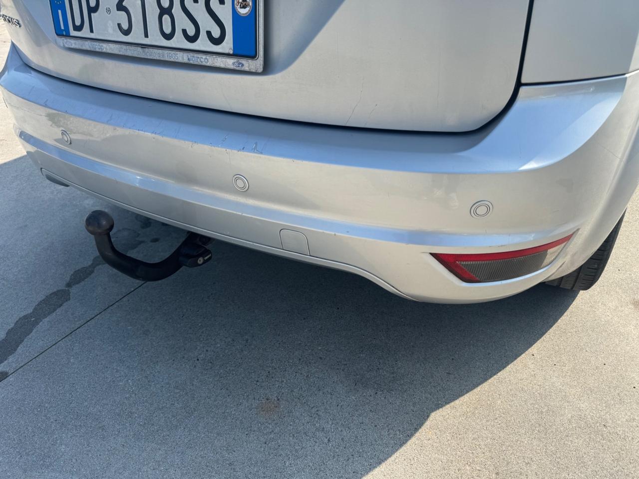 Ford Focus Focus+ 2.0 (145CV) 5p. Bz.- GPL berlina con gancio traino