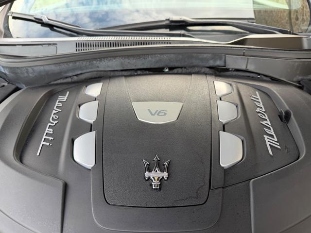 MASERATI Levante MY22 GRANSPORT+TETTO+BLACK PACK+PINZE GIALLE