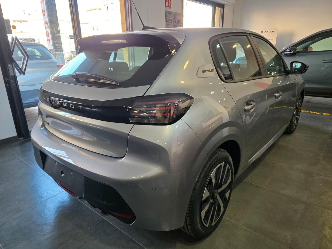 Peugeot 208 1.2 benzina 100 cv Stop&Start 5 porte Style