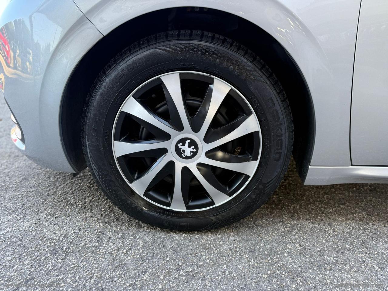 PEUGEOT 208 BlueHDi 75 5p. Allure