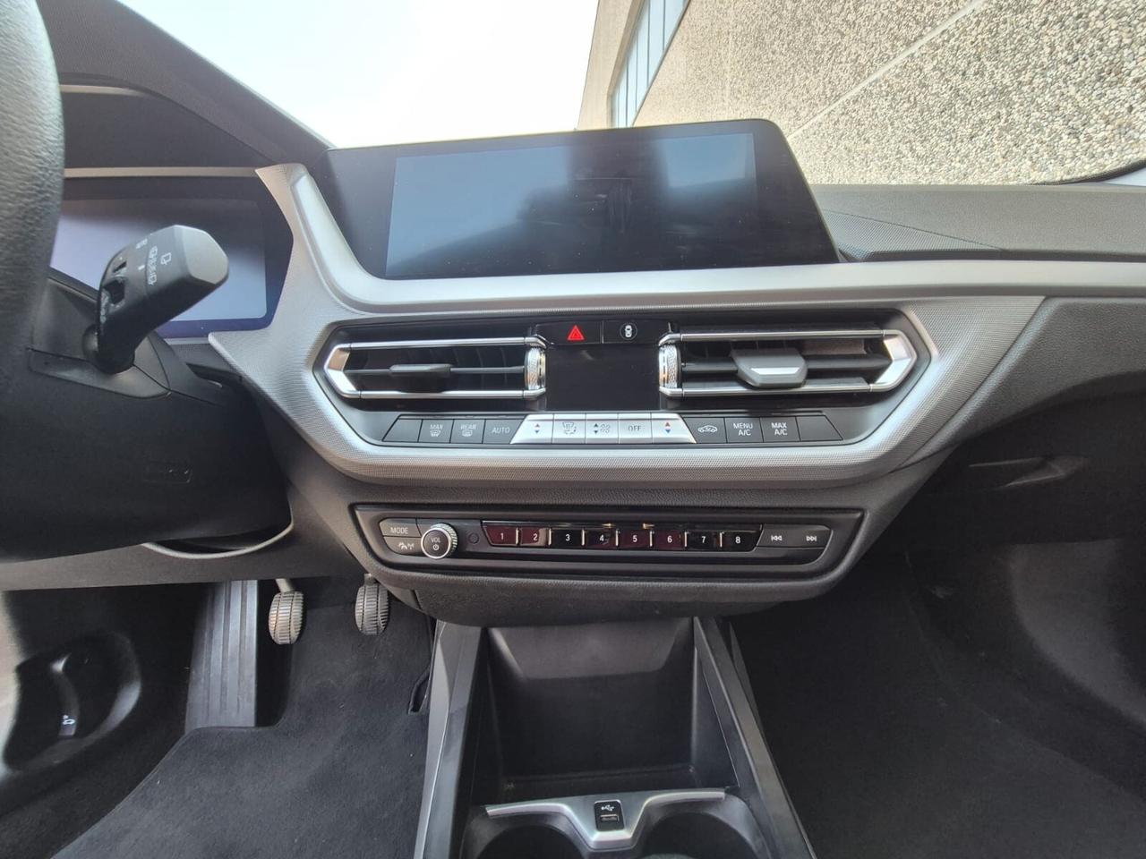 Bmw 118i 5p. Business Advantage