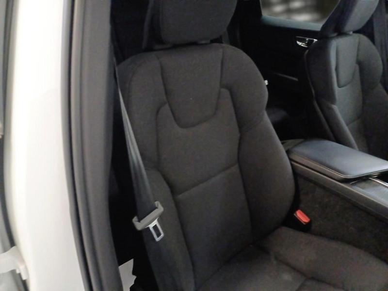 VOLVO XC60 B4 D AWD automatico Momentum Pro MY22