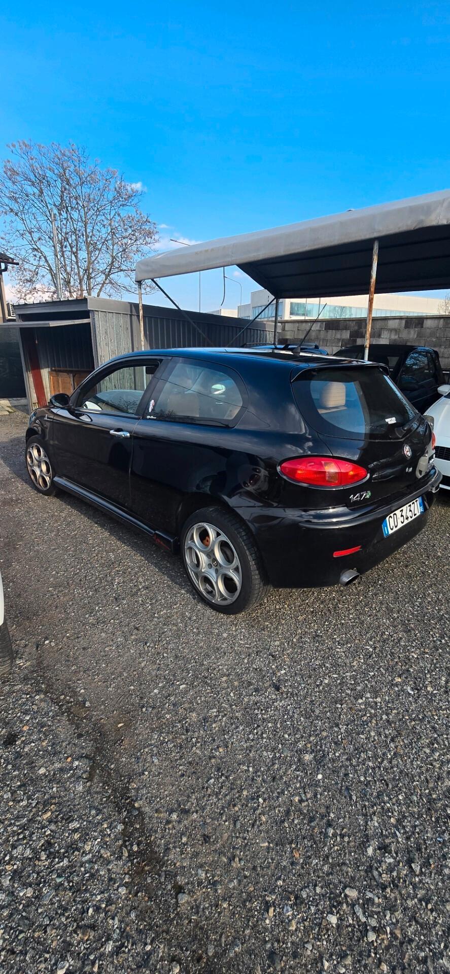 Alfa Romeo 147 1.6i benzina iscritta Asi