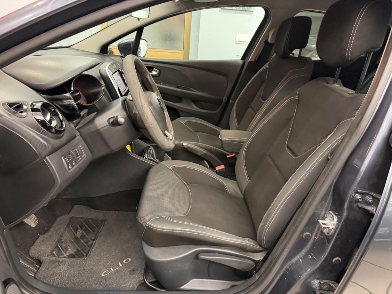 RENAULT Clio 1.2 75CV 5 porte Life ok neopatentati