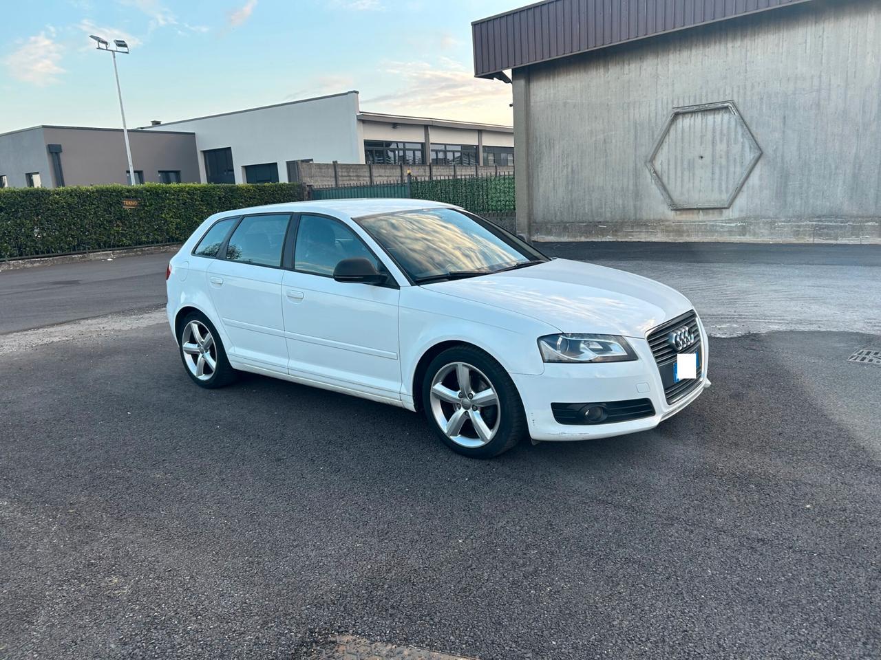 Audi A3 2.0 Tdi Sportback S-LINE ok neopatentati unico proprietario tutta tagliandata con libretto tagliandi