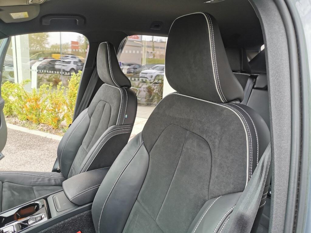 VOLVO XC40 (2017-->) XC40 T3 Geartronic Momentu...